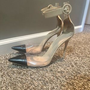 GIANVITO ROSSI Plaxi Pump w/ Ankle Strap